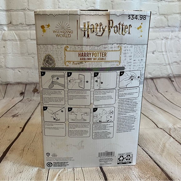 4.5-ft. Harry Potter inflatable with pumpkin and jack-o'-lantern - NIB - Picture 4 of 4